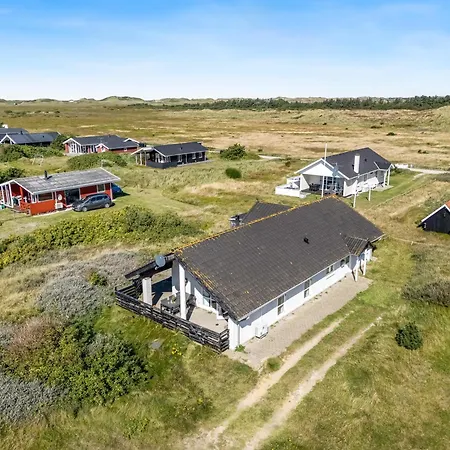 Spacious Home, Located Close To The North Sea, Halfway Between And Sondervig, With A And Sauna, * Hvide Sande