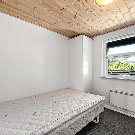 Spacious Home, Located Close To The North Sea, Halfway Between And Sondervig, With A And Sauna, Holiday home *