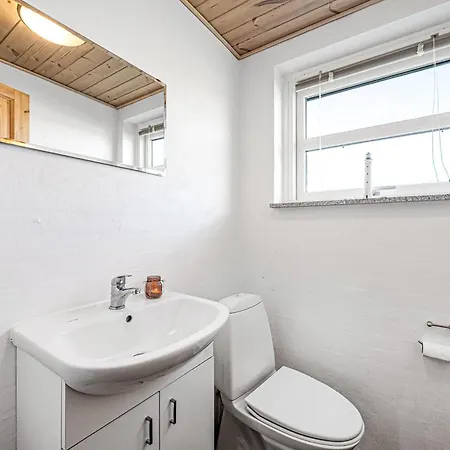 Сasa de vacaciones Spacious Home, Located Close To The North Sea, Halfway Between And Sondervig, With A And Sauna, *