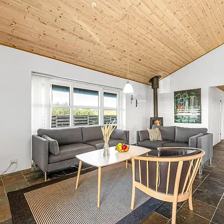 Spacious Home, Located Close To The North Sea, Halfway Between And Sondervig, With A And Sauna, Сasa de vacaciones Hvide Sande