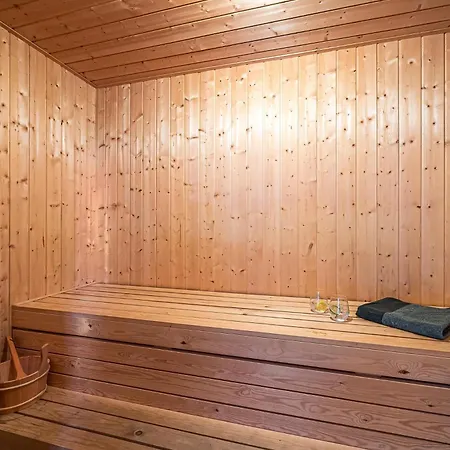 Сasa de vacaciones Spacious Home, Located Close To The North Sea, Halfway Between And Sondervig, With A And Sauna, Hvide Sande