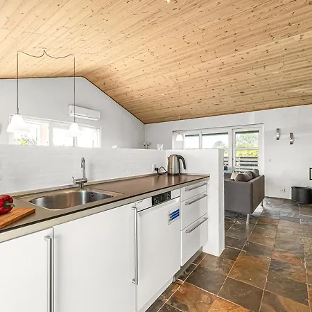 Spacious Home, Located Close To The North Sea, Halfway Between And Sondervig, With A And Sauna,