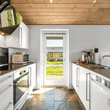 Spacious Home, Located Close To The North Sea, Halfway Between And Sondervig, With A And Sauna, Сasa de vacaciones Hvide Sande