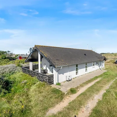 Сasa de vacaciones Spacious Home, Located Close To The North Sea, Halfway Between And Sondervig, With A And Sauna, Hvide Sande