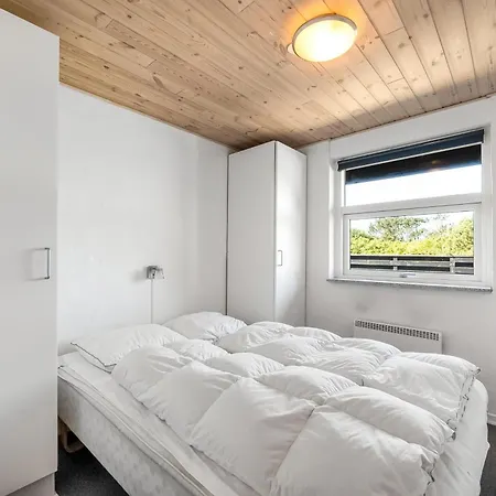 Сasa de vacaciones Spacious Home, Located Close To The North Sea, Halfway Between And Sondervig, With A And Sauna, Hvide Sande